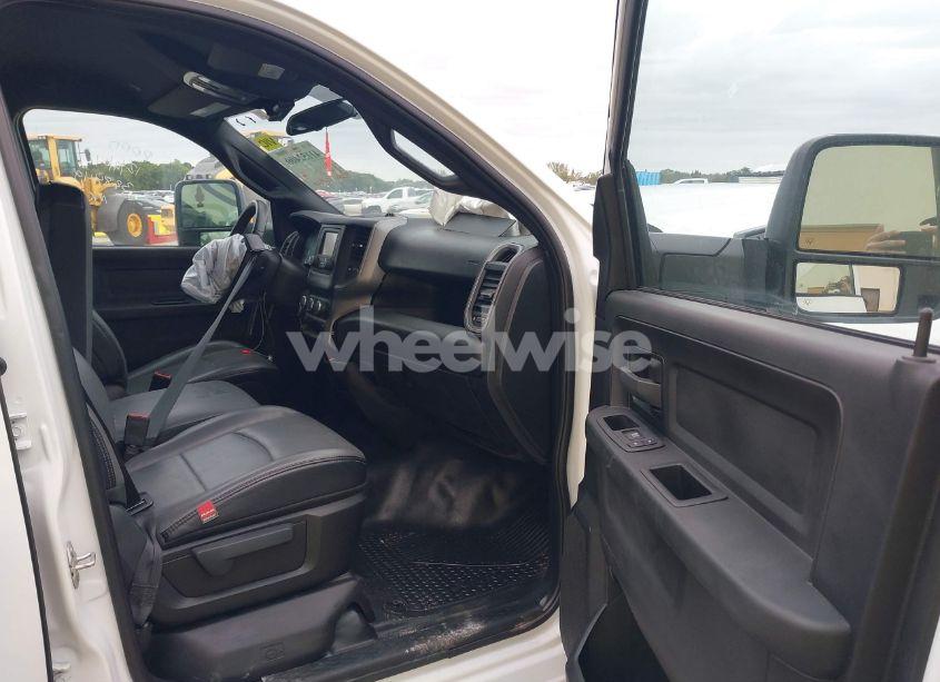 Photo 5 of 2024 Ram 2500 (VIN 3C6UR4HJ2RG328449)