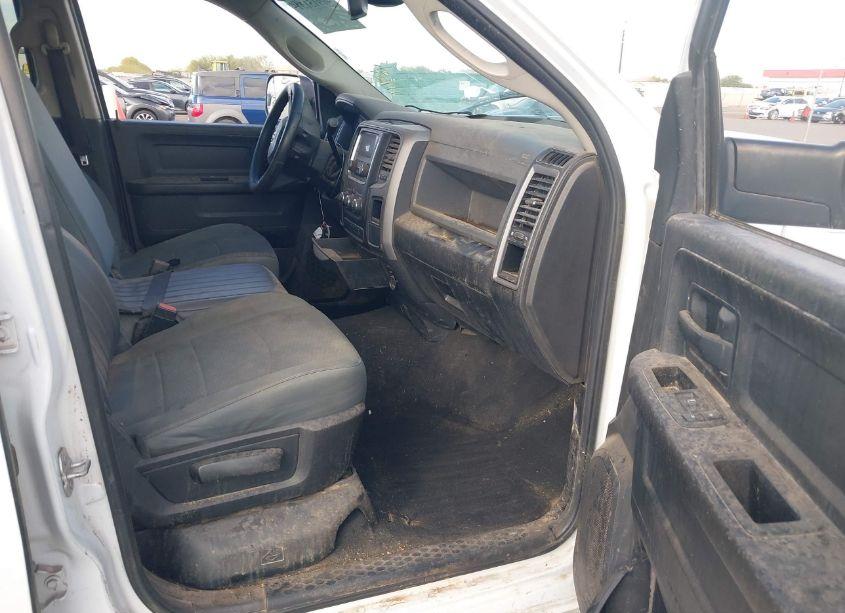 Photo 5 of 2018 Ram 2500 TRADESMAN 4X2 8' BOX (VIN 3C6UR4HJ3JG211161)