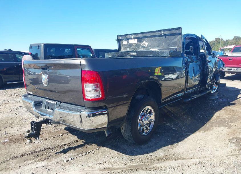 Photo 4 of 2024 Ram 2500 TRADESMAN 4X2 8' BOX (VIN 3C6UR4HJ5RG113793)