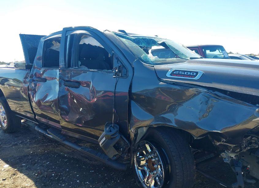 Photo 6 of 2024 Ram 2500 TRADESMAN 4X2 8' BOX (VIN 3C6UR4HJ5RG113793)