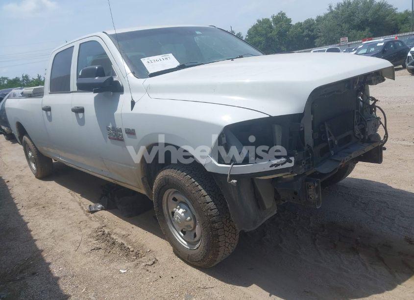 2014 Ram 2500 TRADESMAN (VIN 3C6UR4HJ8EG327977) main photo