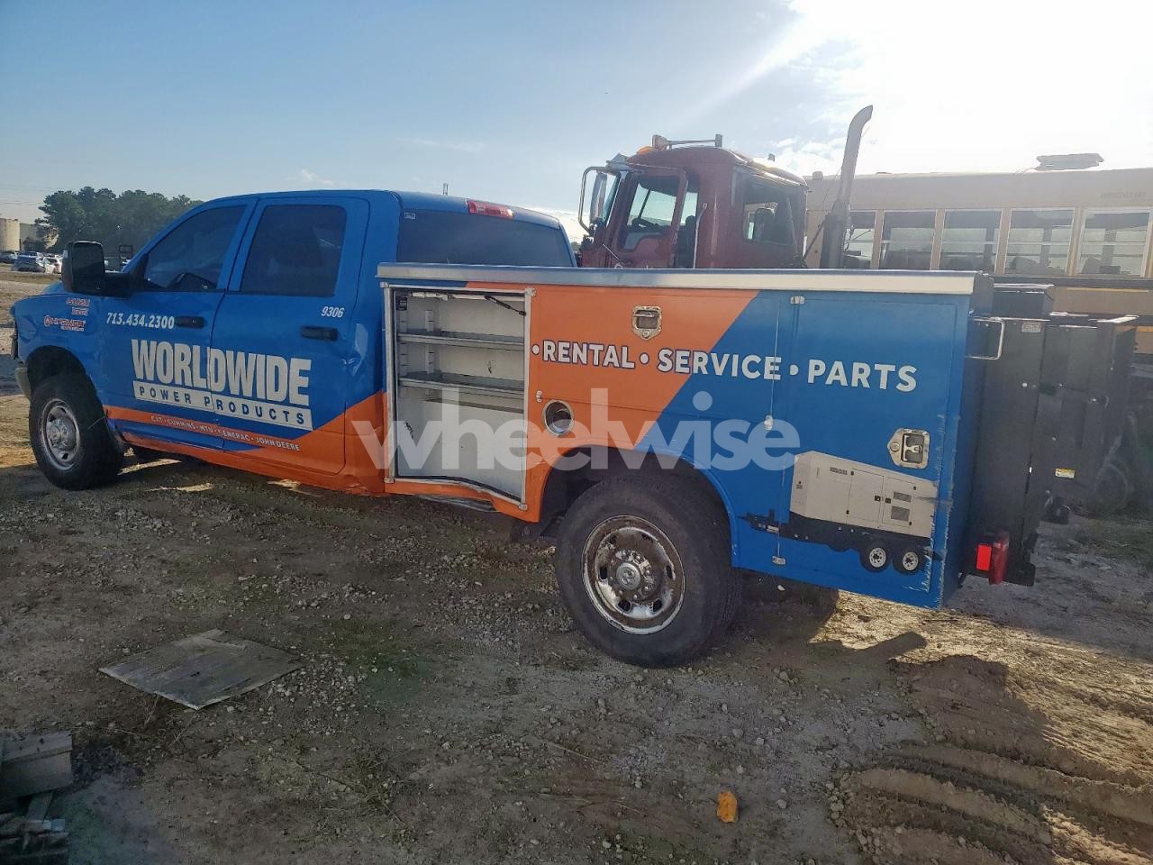 Photo 2 of 2024 RAM 2500 UTILITY / SERVICE TRUCK (VIN 3C6UR4HJXRG139306)