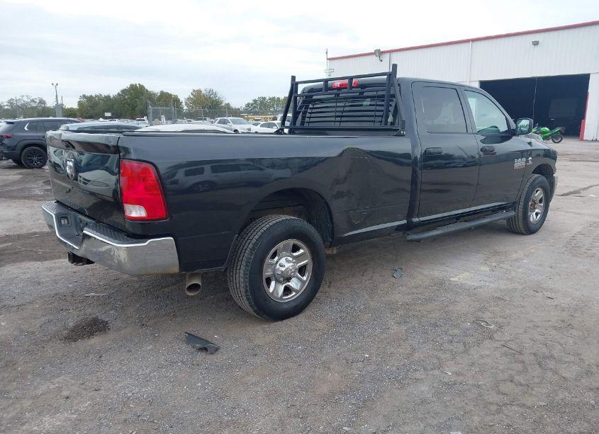 Photo 4 of 2018 Ram 2500 TRADESMAN 4X2 8' BOX (VIN 3C6UR4HL1JG424448)