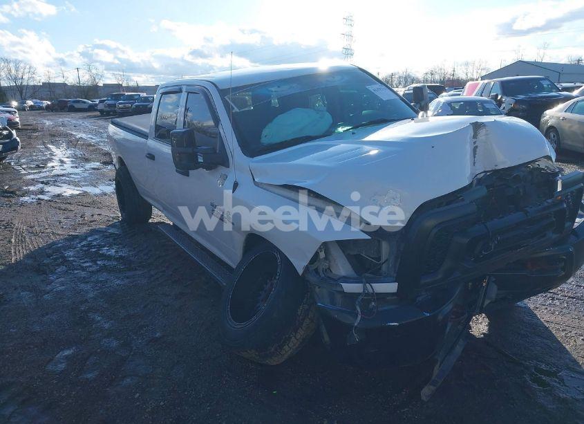 2018 Ram 2500 TRADESMAN 4X2 8' BOX (VIN 3C6UR4HL6JG125201) main photo