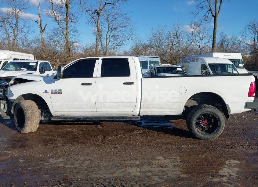 Photo 14 of 2018 Ram 2500 TRADESMAN 4X2 8' BOX (VIN 3C6UR4HL6JG125201)