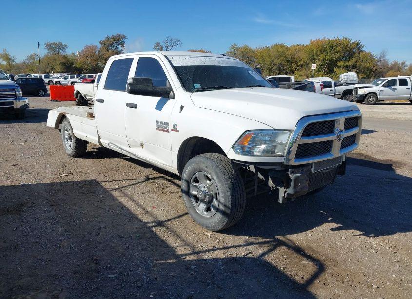 2018 Ram 2500 TRADESMAN 4X2 8' BOX (VIN 3C6UR4HL8JG340319) main photo