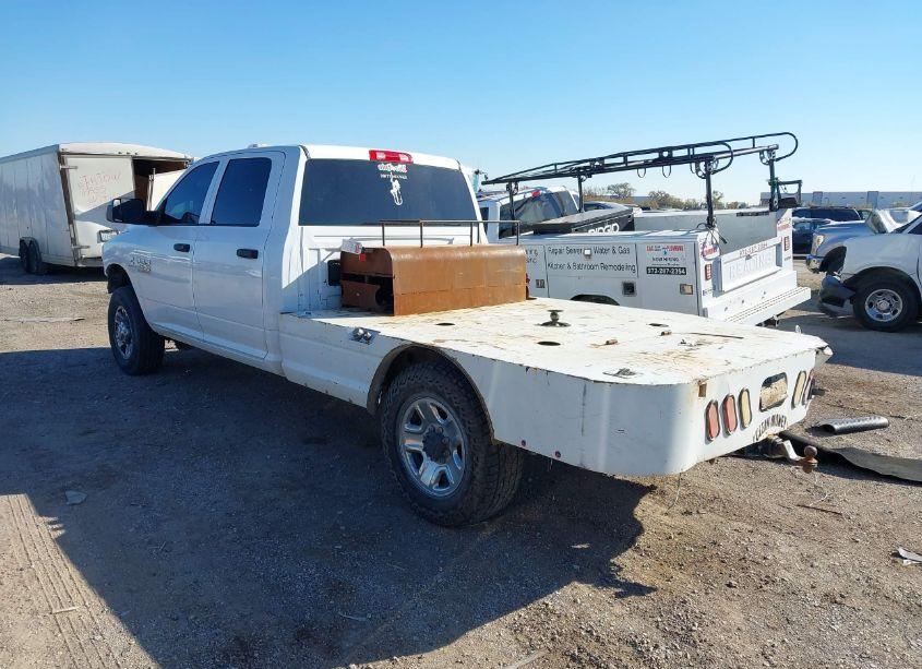 Photo 3 of 2018 Ram 2500 TRADESMAN 4X2 8' BOX (VIN 3C6UR4HL8JG340319)