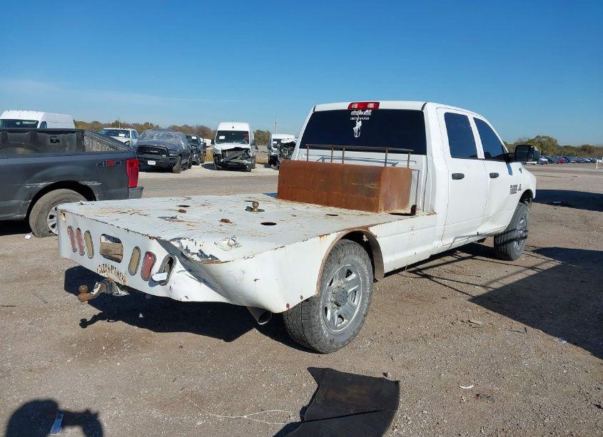 Photo 4 of 2018 Ram 2500 TRADESMAN 4X2 8' BOX (VIN 3C6UR4HL8JG340319)