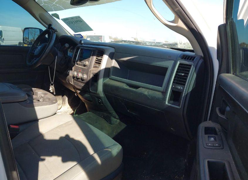 Photo 5 of 2018 Ram 2500 TRADESMAN 4X2 8' BOX (VIN 3C6UR4HL8JG340319)