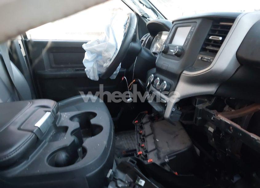 Photo 5 of 2020 Ram 2500 TRADESMAN 4X4 6'4 BOX (VIN 3C6UR5CJ0LG250404)