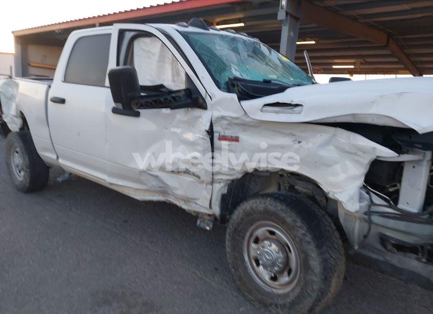 Photo 6 of 2020 Ram 2500 TRADESMAN 4X4 6'4 BOX (VIN 3C6UR5CJ0LG250404)