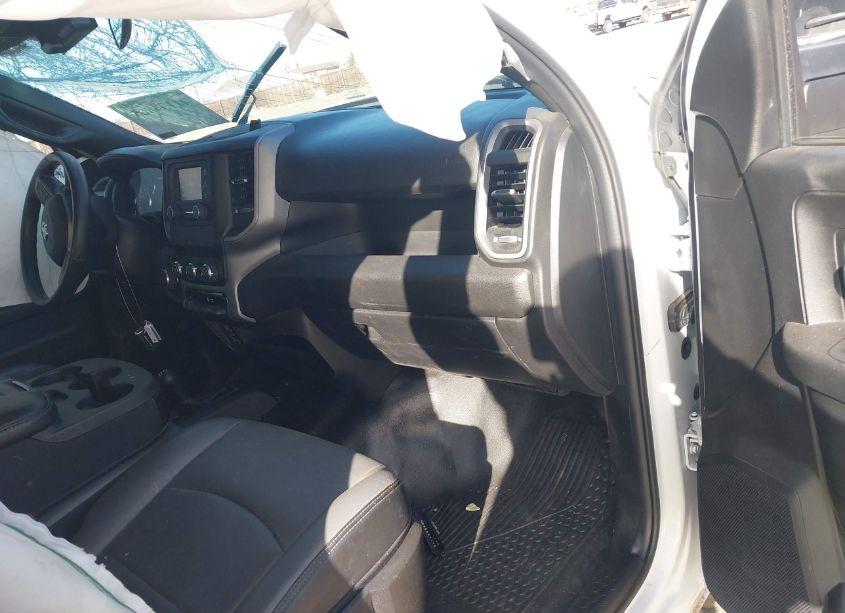 Photo 5 of 2024 Ram 2500 TRADESMAN 4X4 6'4 BOX (VIN 3C6UR5CJ0RG154104)