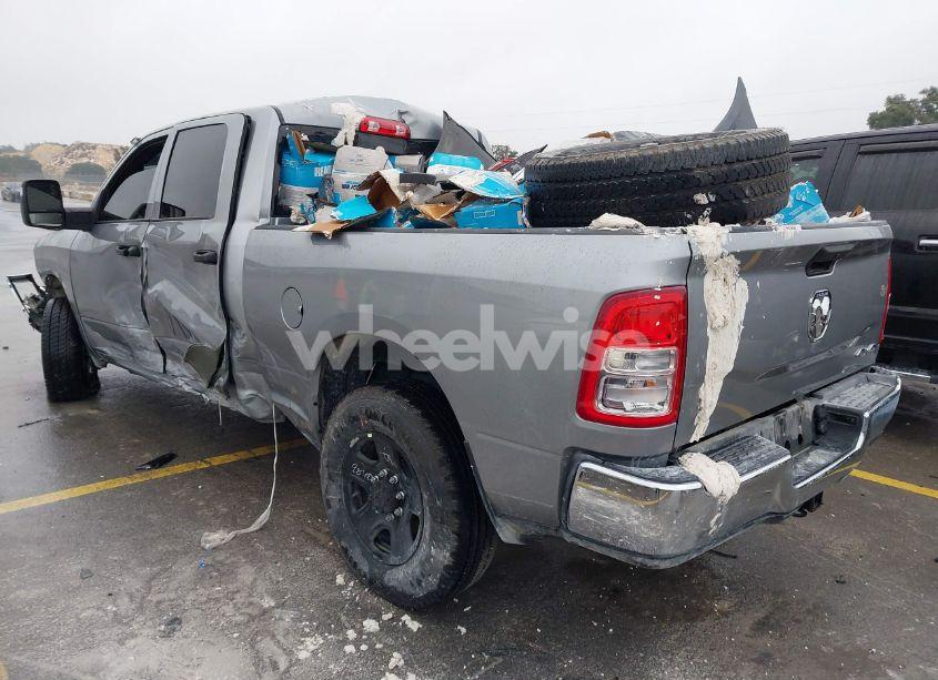 Photo 3 of 2024 Ram 2500 (VIN 3C6UR5CJ0RG330553)