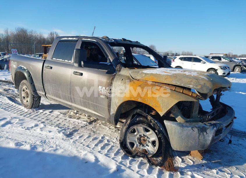 2017 Ram 2500 TRADESMAN 4X4 6'4 BOX (VIN 3C6UR5CJ2HG692964) main photo