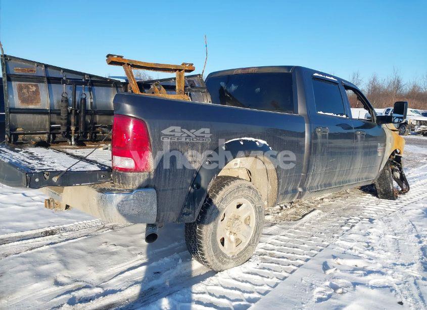 Photo 4 of 2017 Ram 2500 TRADESMAN 4X4 6'4 BOX (VIN 3C6UR5CJ2HG692964)