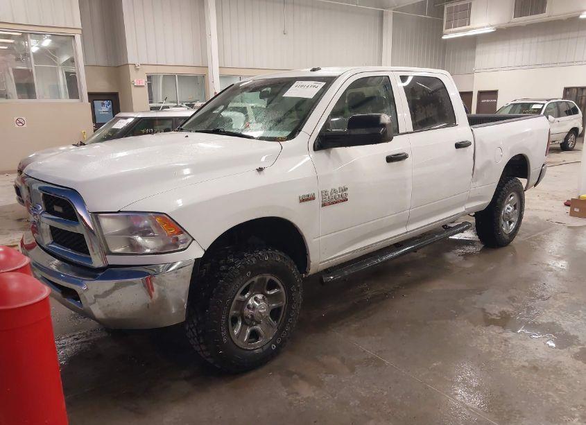 Photo 2 of 2018 Ram 2500 TRADESMAN 4X4 6'4 BOX (VIN 3C6UR5CJ5JG121619)