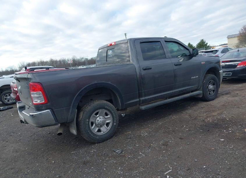 Photo 4 of 2019 Ram 2500 TRADESMAN 4X4 6'4 BOX (VIN 3C6UR5CJ5KG598956)