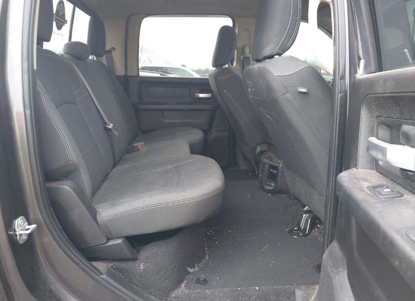 Photo 8 of 2019 Ram 2500 TRADESMAN 4X4 6'4 BOX (VIN 3C6UR5CJ5KG598956)