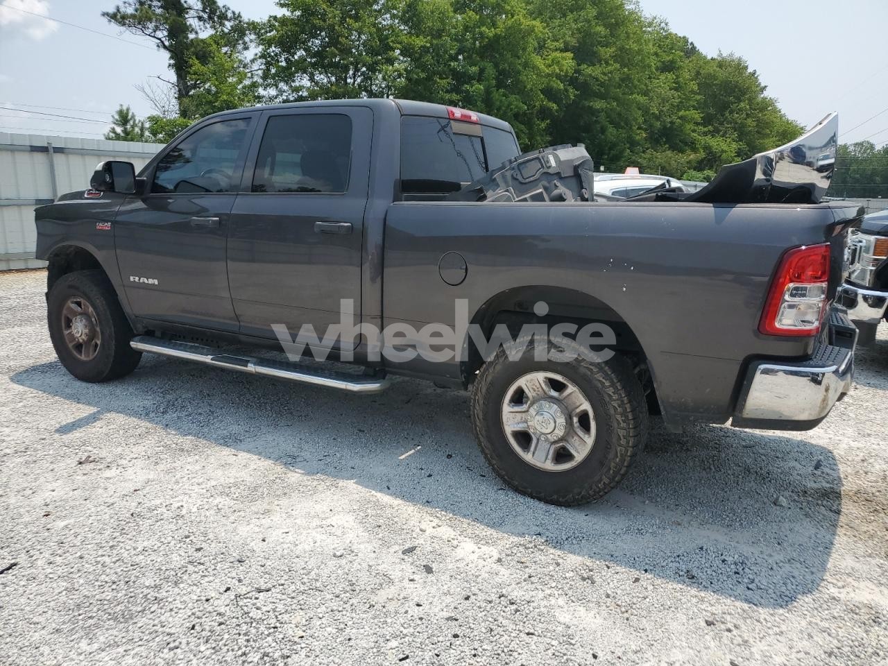 Photo 2 of 2021 RAM 2500 TRADESMAN (VIN 3C6UR5CJ6MG642191)