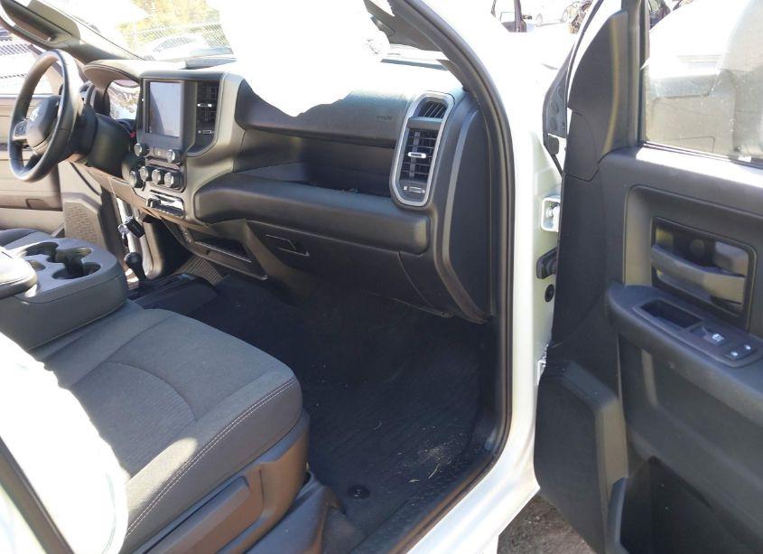 Photo 5 of 2024 Ram 2500 TRADESMAN 4X4 6'4 BOX (VIN 3C6UR5CJ6RG115131)