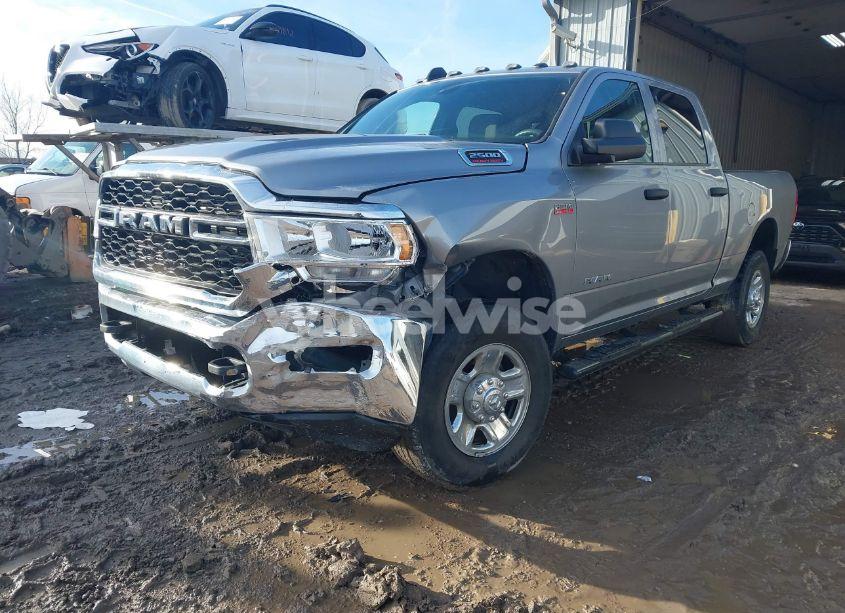 Photo 2 of 2022 Ram 2500 TRADESMAN 4X4 6'4 BOX (VIN 3C6UR5CJ7NG369649)