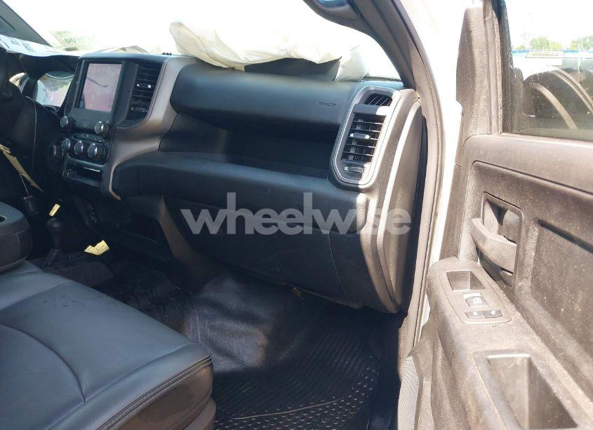 Photo 5 of 2021 Ram 2500 TRADESMAN 4X4 6'4 BOX (VIN 3C6UR5CJ9MG641813)