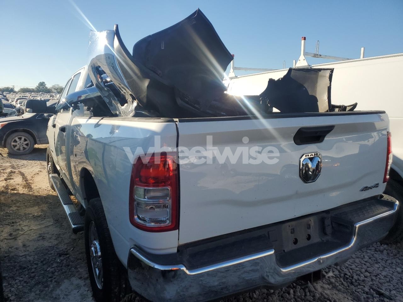 Photo 2 of 2022 RAM 2500 TRADESMAN (VIN 3C6UR5CL0NG251072)