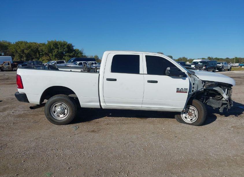Photo 14 of 2018 Ram 2500 TRADESMAN 4X4 6'4 BOX (VIN 3C6UR5CL1JG257067)