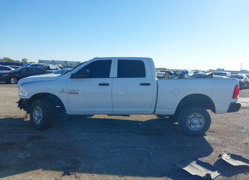 Photo 15 of 2018 Ram 2500 TRADESMAN 4X4 6'4 BOX (VIN 3C6UR5CL1JG257067)
