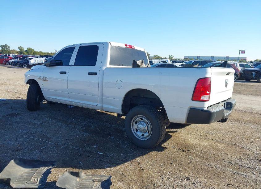 Photo 3 of 2018 Ram 2500 TRADESMAN 4X4 6'4 BOX (VIN 3C6UR5CL1JG257067)