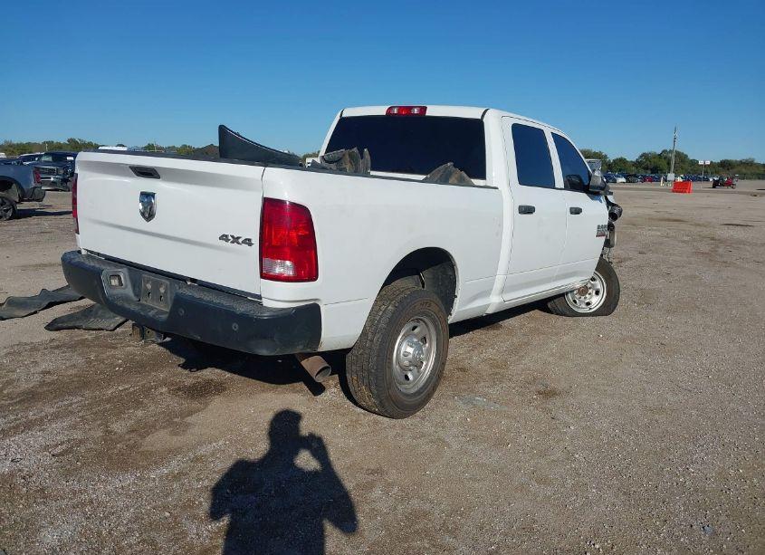 Photo 4 of 2018 Ram 2500 TRADESMAN 4X4 6'4 BOX (VIN 3C6UR5CL1JG257067)