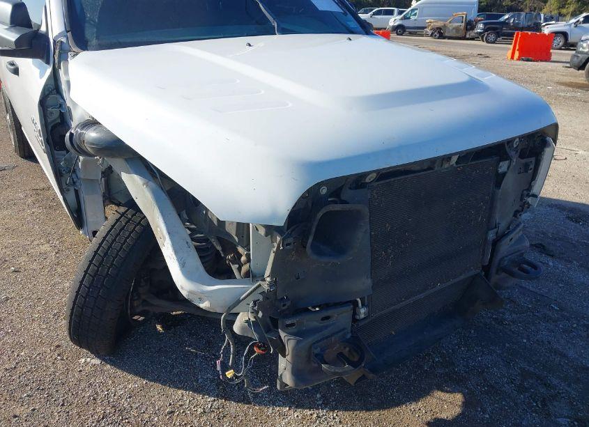 Photo 6 of 2018 Ram 2500 TRADESMAN 4X4 6'4 BOX (VIN 3C6UR5CL1JG257067)