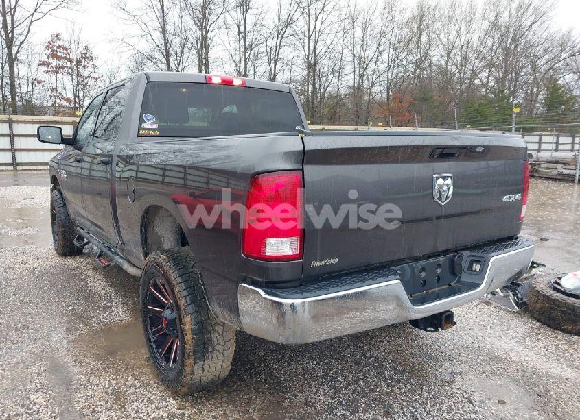 Photo 3 of 2018 Ram 2500 TRADESMAN 4X4 6'4 BOX (VIN 3C6UR5CL2JG357114)
