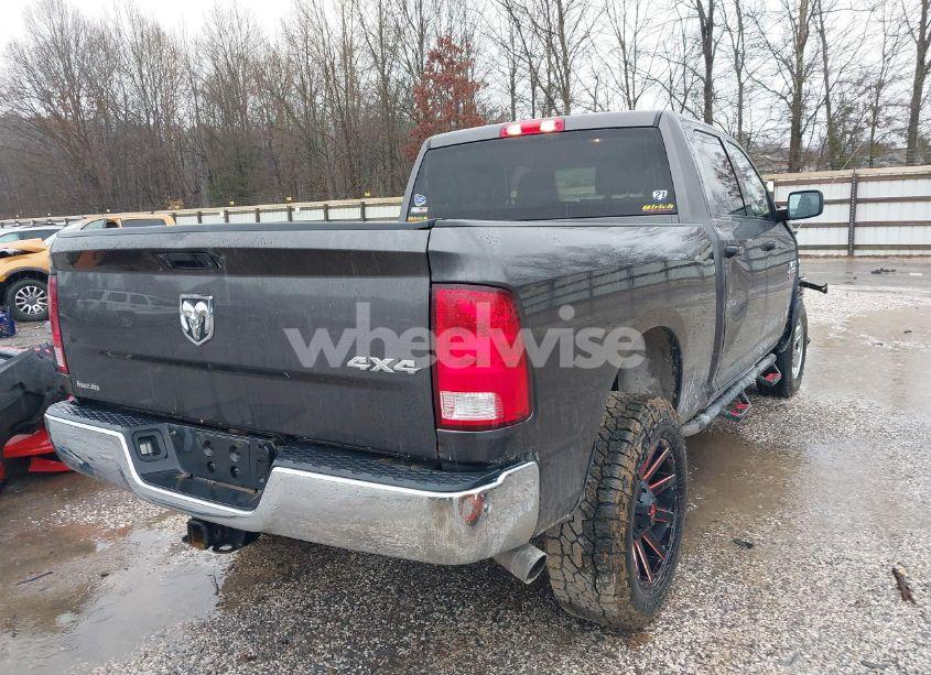 Photo 4 of 2018 Ram 2500 TRADESMAN 4X4 6'4 BOX (VIN 3C6UR5CL2JG357114)