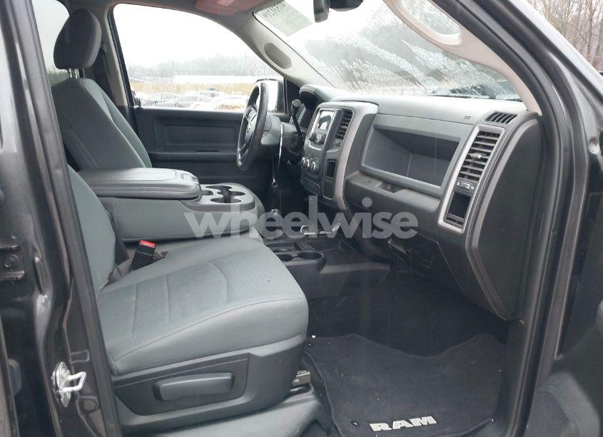 Photo 5 of 2018 Ram 2500 TRADESMAN 4X4 6'4 BOX (VIN 3C6UR5CL2JG357114)