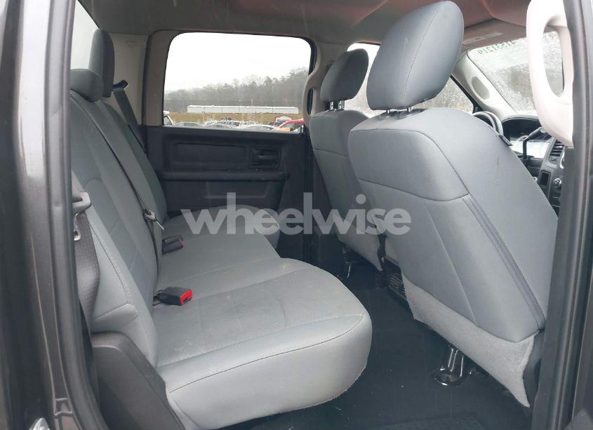 Photo 8 of 2018 Ram 2500 TRADESMAN 4X4 6'4 BOX (VIN 3C6UR5CL2JG357114)