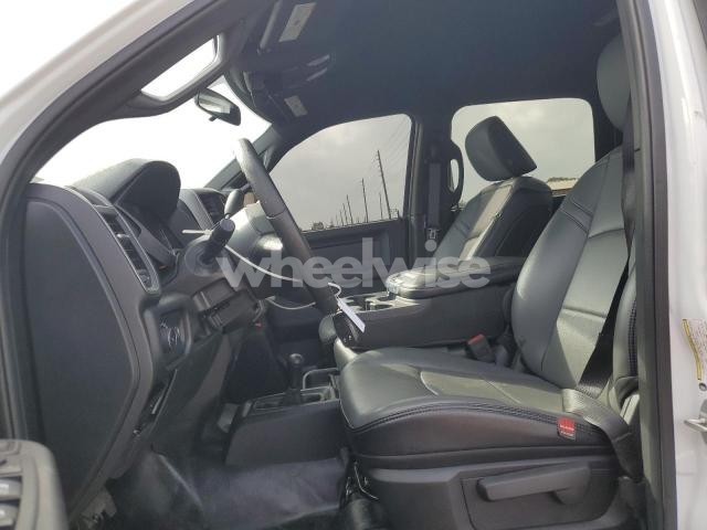 Photo 4 of 2024 RAM 2500 TRADESMAN (VIN 3C6UR5CL2RG325226)