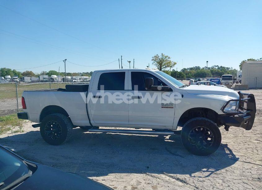 Photo 13 of 2018 Ram 2500 TRADESMAN 4X4 6'4 BOX (VIN 3C6UR5CL3JG108739)