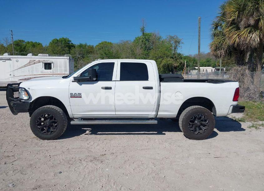 Photo 14 of 2018 Ram 2500 TRADESMAN 4X4 6'4 BOX (VIN 3C6UR5CL3JG108739)