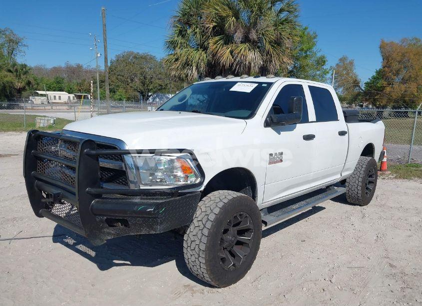 Photo 2 of 2018 Ram 2500 TRADESMAN 4X4 6'4 BOX (VIN 3C6UR5CL3JG108739)