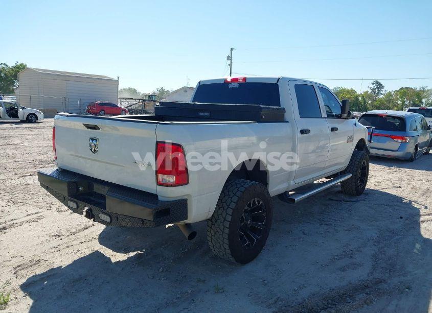 Photo 4 of 2018 Ram 2500 TRADESMAN 4X4 6'4 BOX (VIN 3C6UR5CL3JG108739)