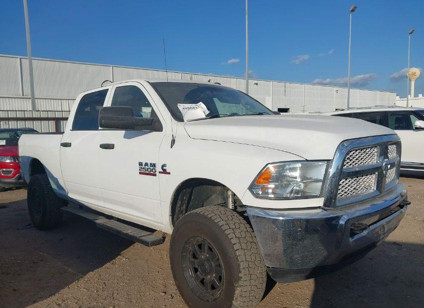 2018 Ram 2500 TRADESMAN 4X4 6'4 BOX (VIN 3C6UR5CL3JG333999) main photo