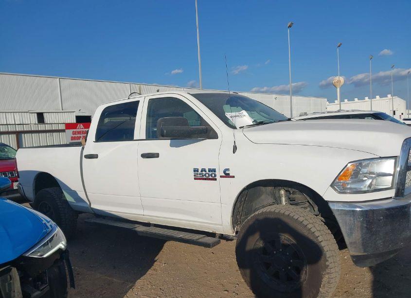 Photo 13 of 2018 Ram 2500 TRADESMAN 4X4 6'4 BOX (VIN 3C6UR5CL3JG333999)