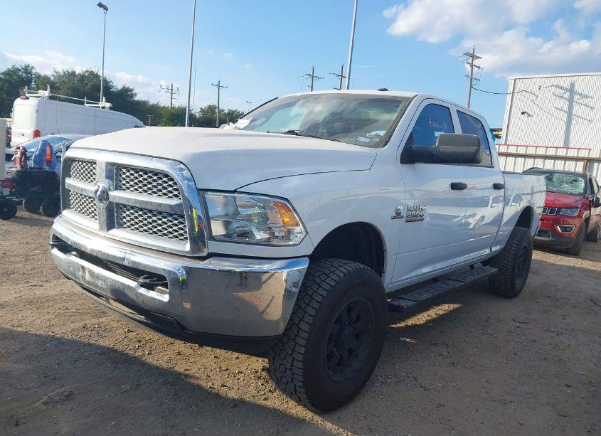 Photo 2 of 2018 Ram 2500 TRADESMAN 4X4 6'4 BOX (VIN 3C6UR5CL3JG333999)