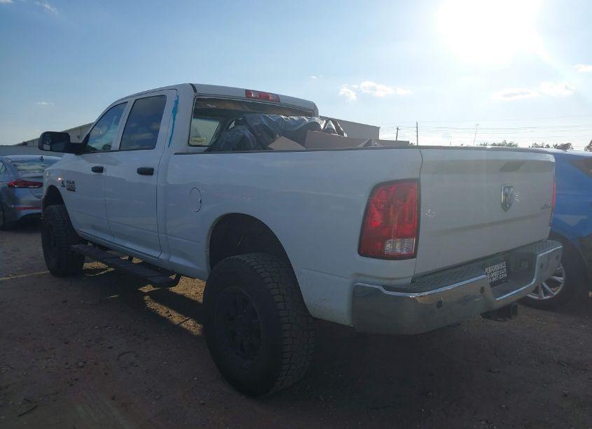 Photo 3 of 2018 Ram 2500 TRADESMAN 4X4 6'4 BOX (VIN 3C6UR5CL3JG333999)