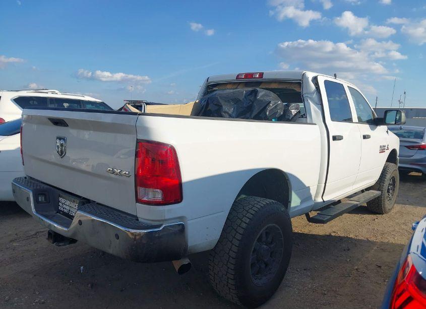 Photo 4 of 2018 Ram 2500 TRADESMAN 4X4 6'4 BOX (VIN 3C6UR5CL3JG333999)