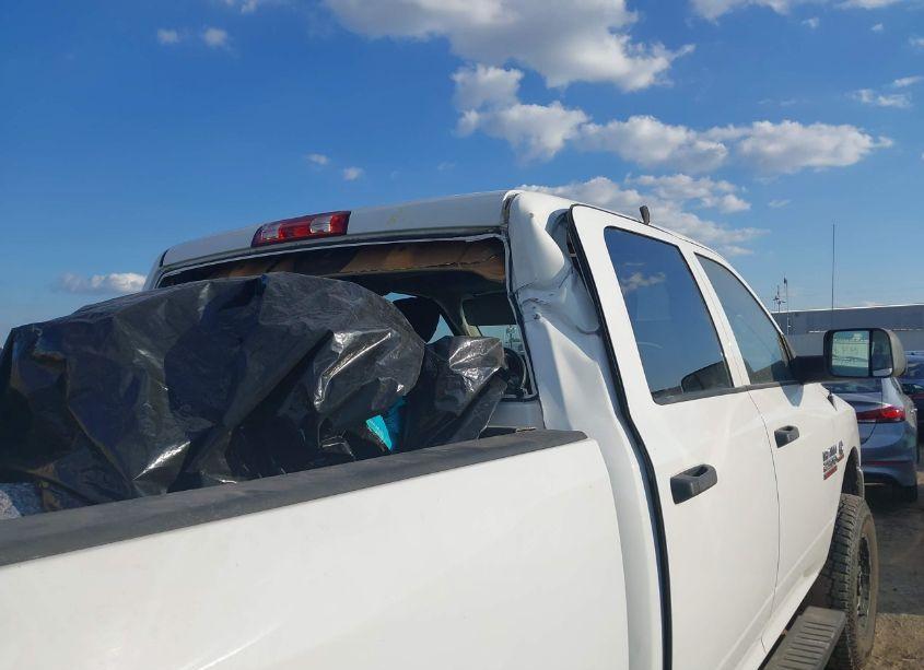 Photo 6 of 2018 Ram 2500 TRADESMAN 4X4 6'4 BOX (VIN 3C6UR5CL3JG333999)