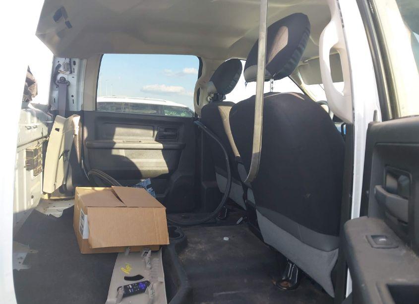 Photo 8 of 2018 Ram 2500 TRADESMAN 4X4 6'4 BOX (VIN 3C6UR5CL3JG333999)