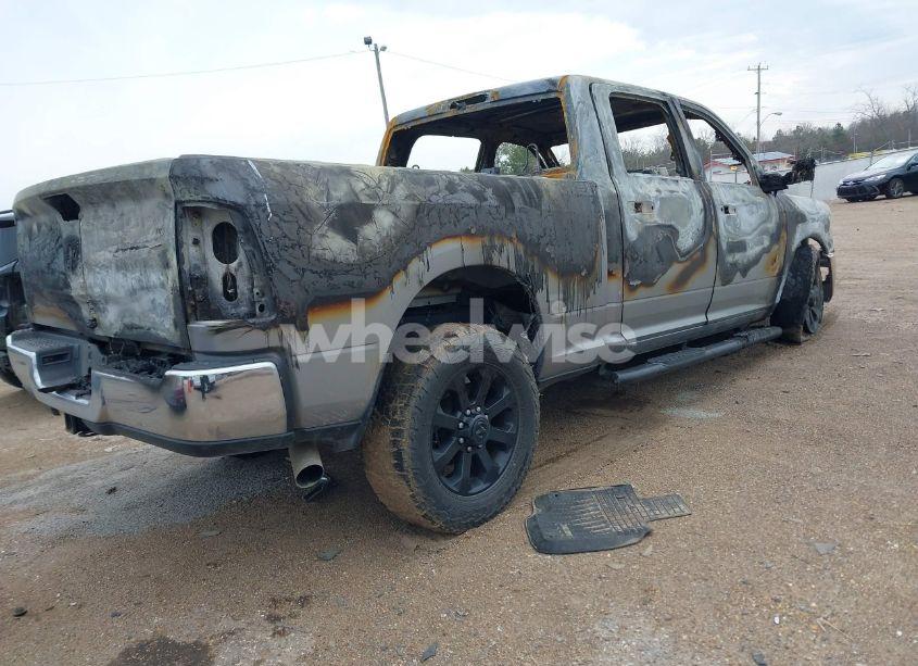 Photo 4 of 2024 Ram 2500 TRADESMAN 4X4 6'4 BOX (VIN 3C6UR5CL3RG114097)