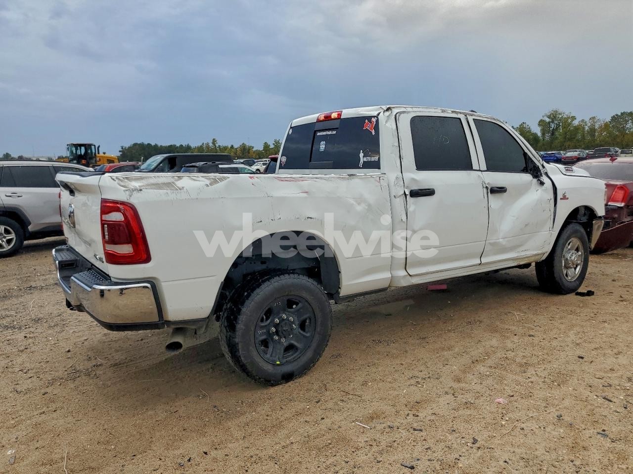 Photo 3 of 2024 RAM 2500 TRADESMAN (VIN 3C6UR5CL3RG270432)